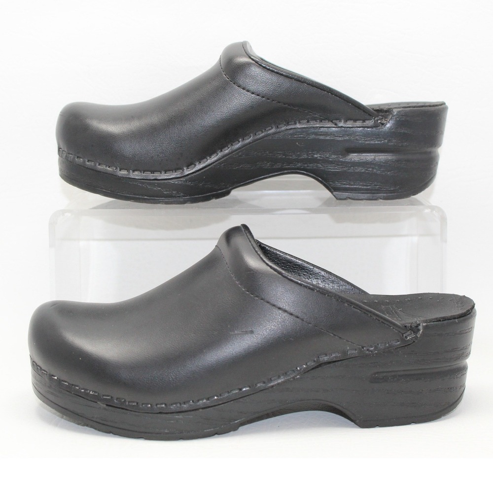 Dansko Professional Black Leather Clogs Mules Size 35 Platform Work Shoes